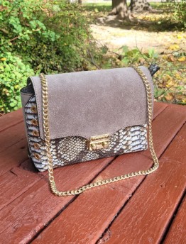 Сумка женская из натуральной кожи Genuine Leather бежевая мини с цепями
