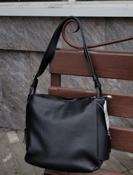 Сумка женская из натуральной кожи Genuine Leather черная с широким  ремнем